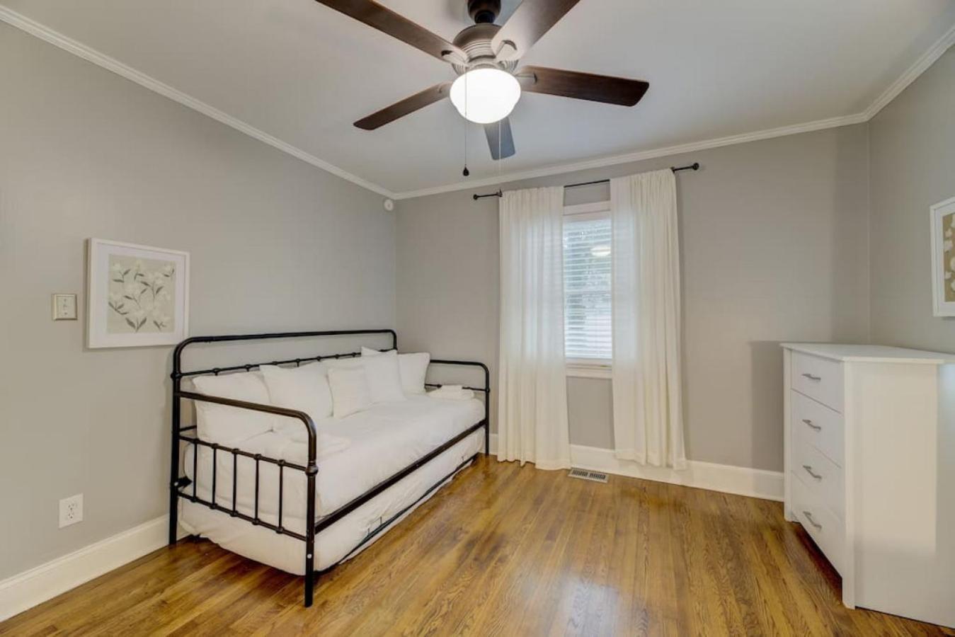 Lounge On Lincoln-Pet Friendly Villa Columbia Exterior photo