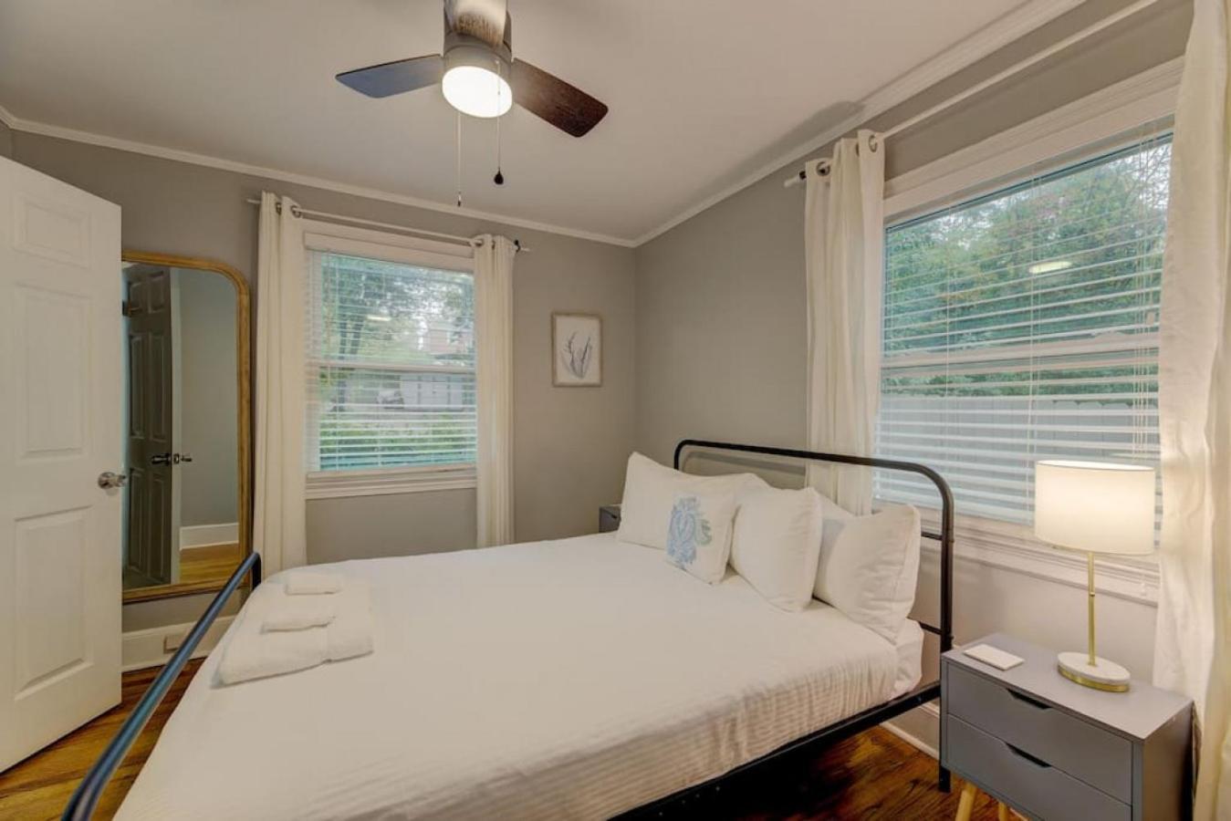 Lounge On Lincoln-Pet Friendly Villa Columbia Exterior photo