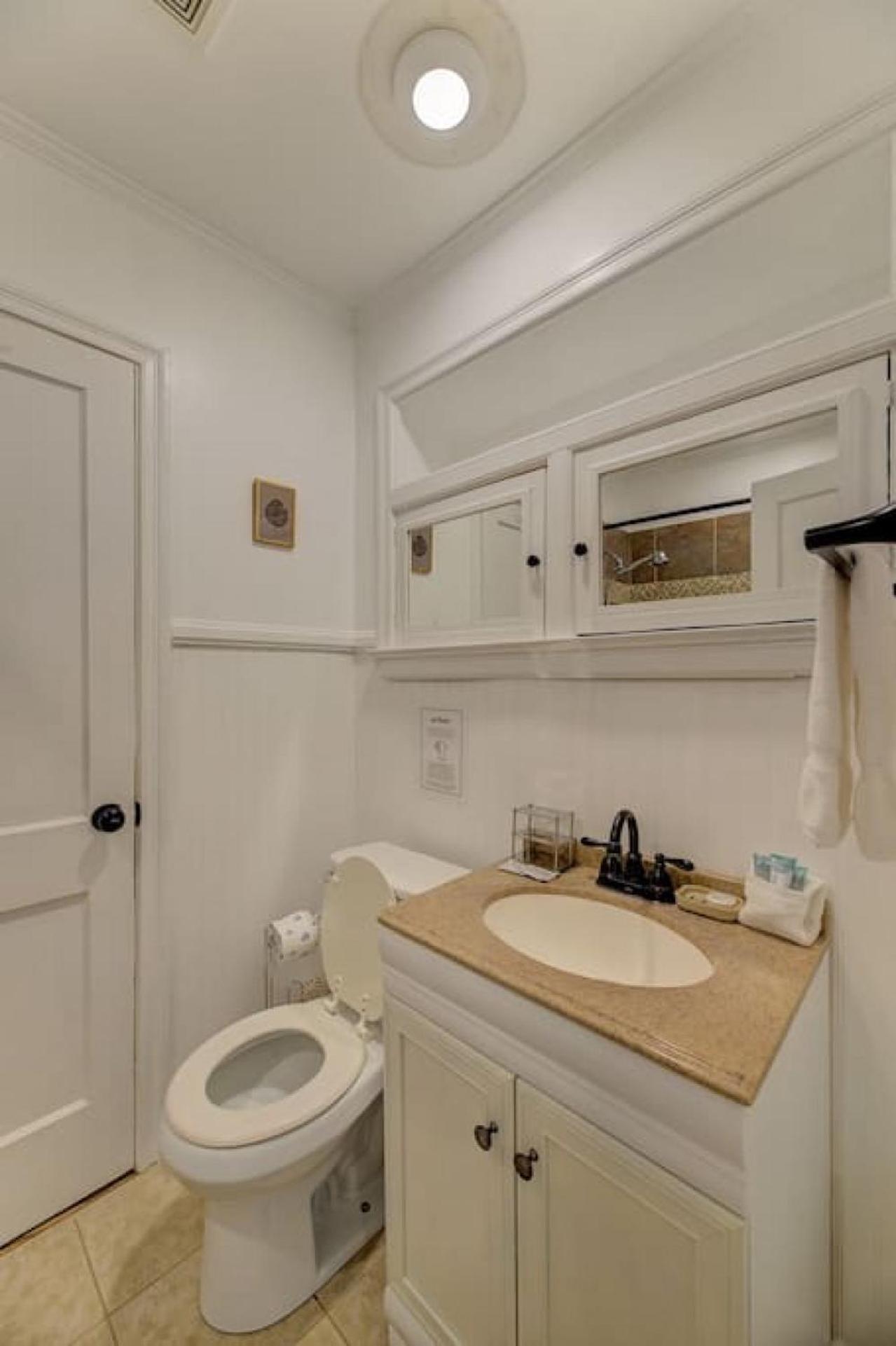 Lounge On Lincoln-Pet Friendly Villa Columbia Exterior photo