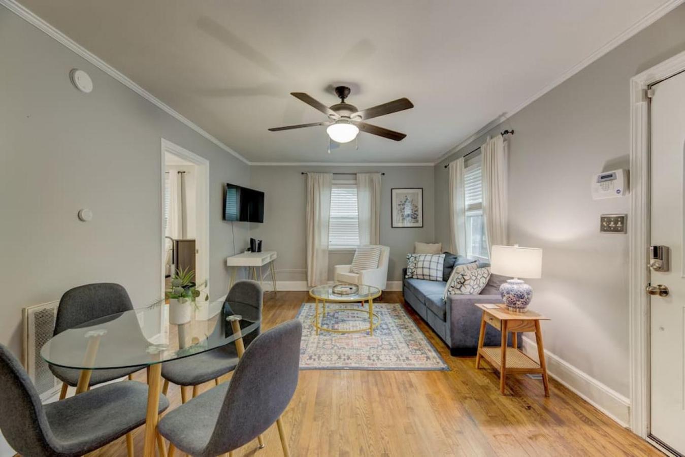 Lounge On Lincoln-Pet Friendly Villa Columbia Exterior photo